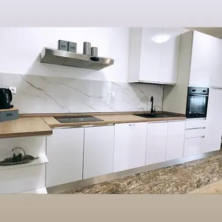Malena Apartman Pula