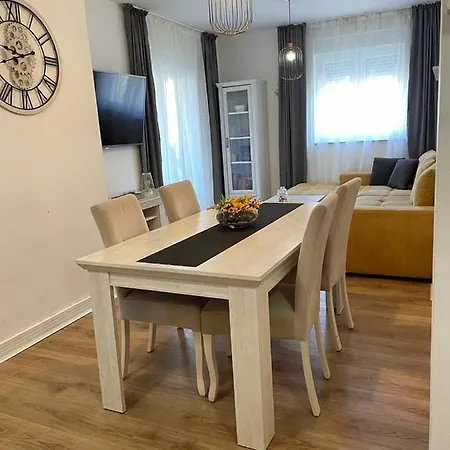 Malena Apartment *
